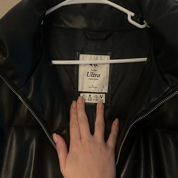 Abercrombie & Fitch Black Puffer Jacket - Picture 2 of 3